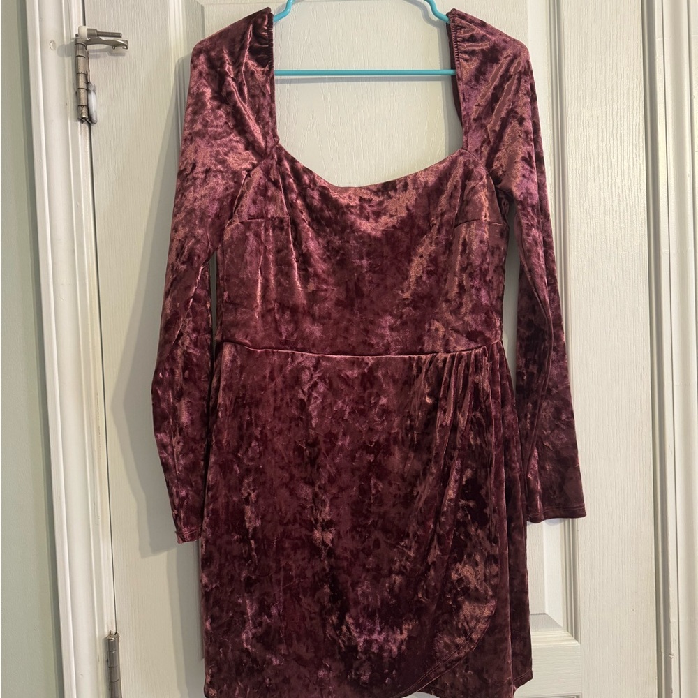 Miami Velvet Long Sleeve Dress in Burgundy